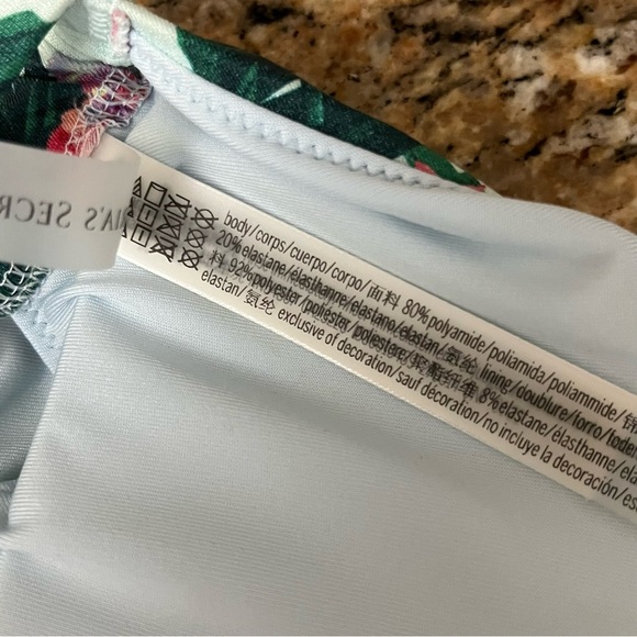 Victoria Secret Tropical Floral Bikini Top Halter Swimwear Hibiscus Print M - Picture 6 of 7